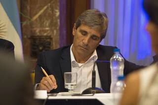 El papelito que se convirtió en culebrón de especulaciones