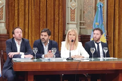 La vicegobernadora Verónica Magario presentó los proyectos en la Legislatura bonaerense