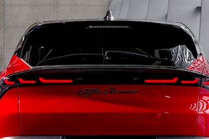 El ministro de Industria de Italia argumentó que las leyes italianas prohíben que un auto producido en el exterior porte un nombre de características nacionales