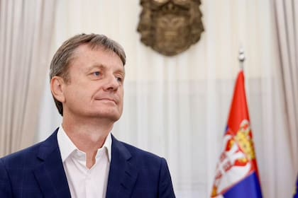 El ministro de Inversiones Públicas de Serbia Darko Glisic
