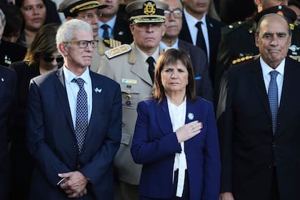 El ministro de Justicia, Mariano Cuneo Libarona, la ministra de Seguridad, Patricia Bullrich, y el jefe de Gabinete, Guillermo Francos,
