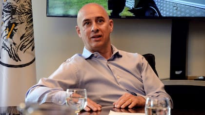 El ministro de Justicia y Seguridad, Martín Ocampo, ayer, durante un diálogo con LA NACION y otros medios de prensa