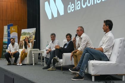 El ministro de Producción de Santa Fe, Daniel Costamagna, en el Encuentro Ganadero de Ganaderos de Pastizales del Cono Sur