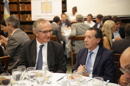 El ministro de Producción y Trabajo, Dante Sica, junto al abogado Guillermo Lipera