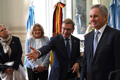 El ministro de Relaciones Exteriores de Alemania, Johann Wadephul, en el Palacio San Martín, junto a Pablo Quirno