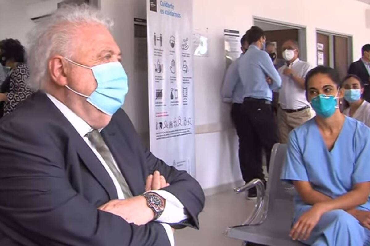 El ministro de Salud afirmó que "el flujo de vacunas está asegurado"