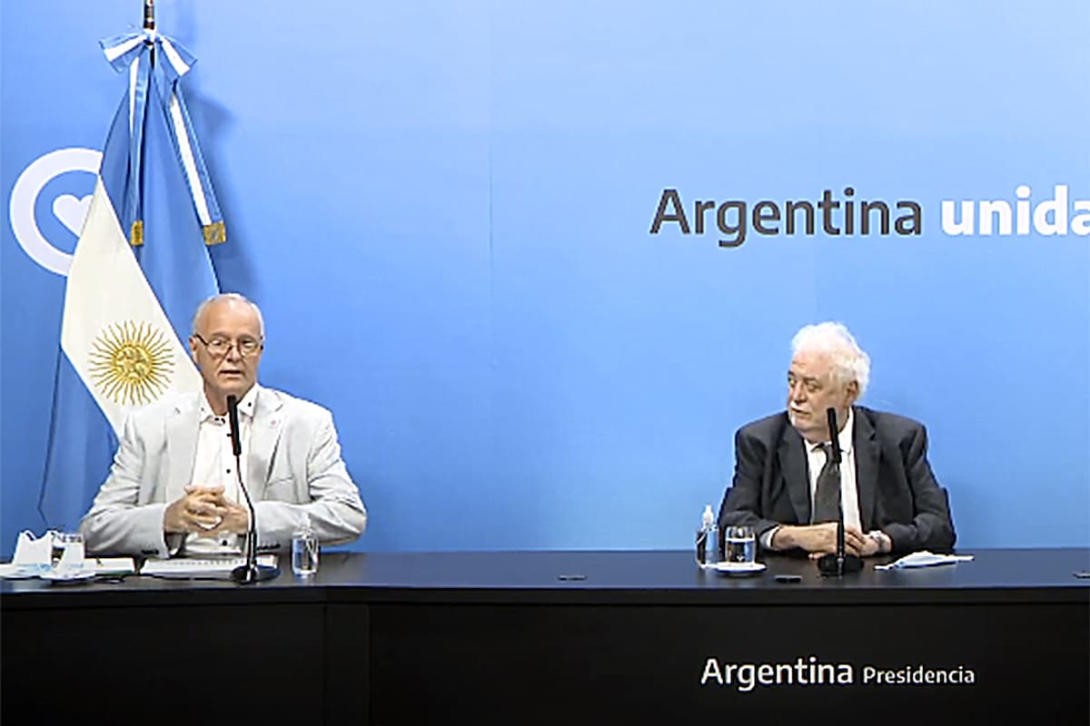 El ministro de Salud bonaerense, Daniel Gollán, y el ahora exministro de Salud nacional, Ginés González García.