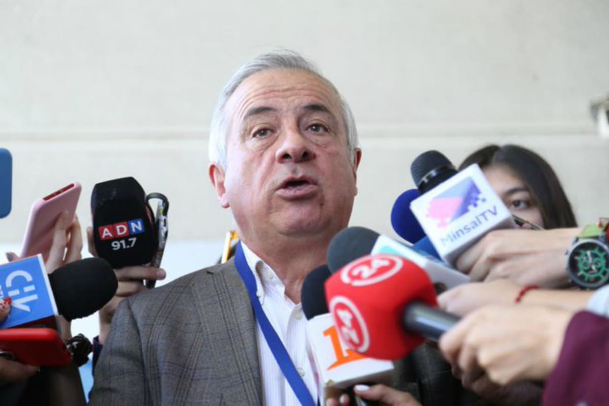 El ministro de Salud chileno, Jaime Mañalich, calificó como pandemia el brote de Covid-19