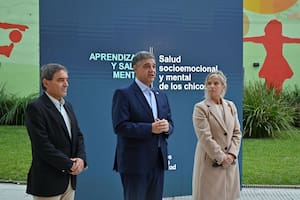 El ministro de Salud, Fernán Quirós; el jefe de Gobierno, Jorge Macri, y la ministra de Educación, Mercedes Miguel, en la presentación de la plataforma