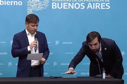 El ministro de Salud, Nicolás Kreplak, junto al gobernador Axel Kicillof