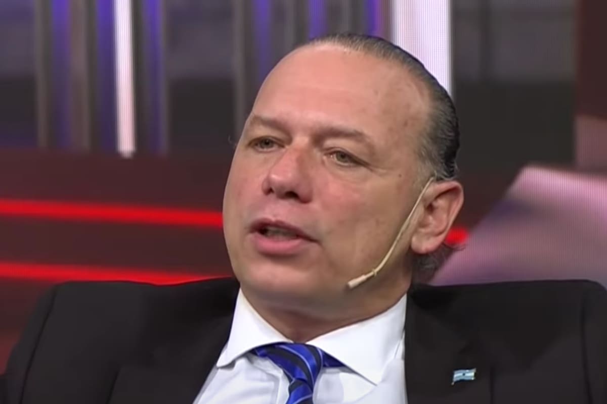 El ministro de Seguridad bonaerense dijo que sintió frustración al ver el aglomeramiento de personas que salieron a correr el lunes a la noche en los parque y plazas porteños