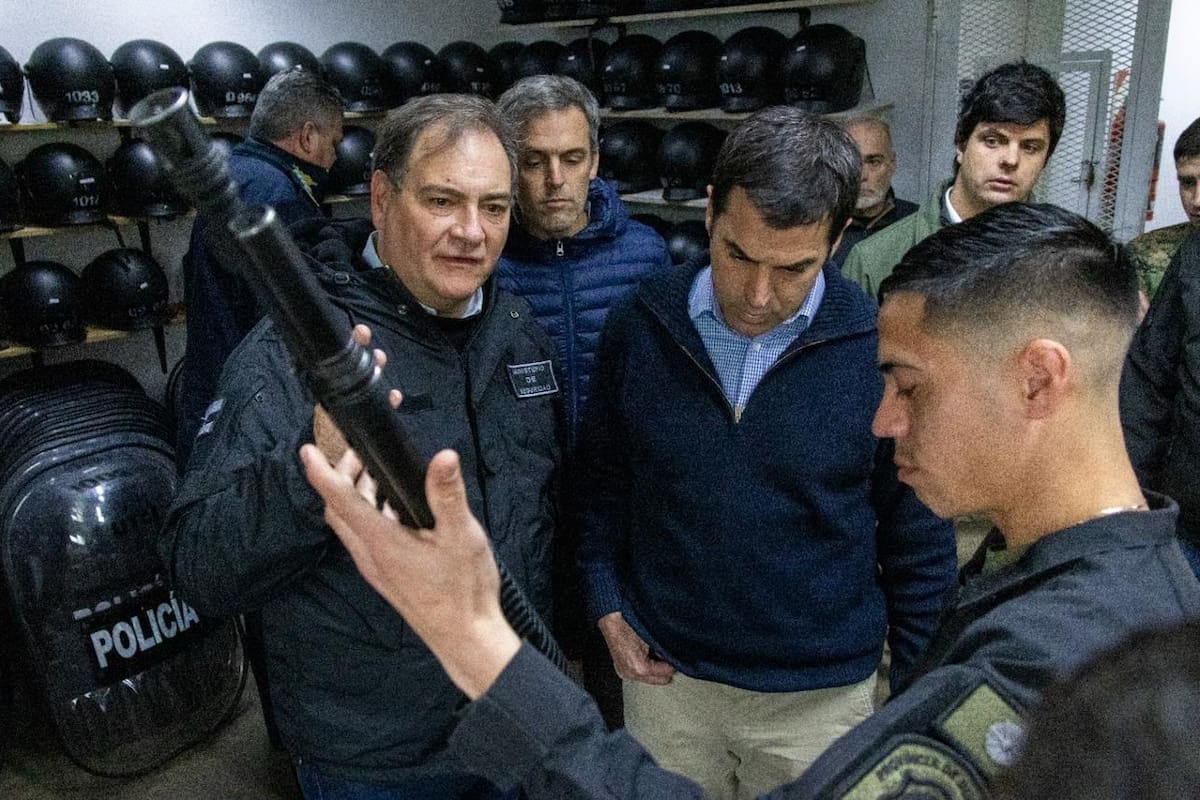 El ministro de Seguridad bonaerense, Javier Alonso, y el intendente de San Isidro, Ramón Lanús, visitaron la nueva sede de la UTOI