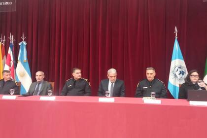 El ministro de Seguridad de la Nación, entre una de las jornadas de la mesa de trabajo