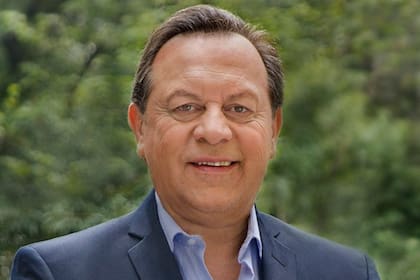 El ministro de Turismo de la Nación afirma que esa actividad puede generar 300.000 puestos de empleo; la apuesta a conectar ciudades con rutas aéreas