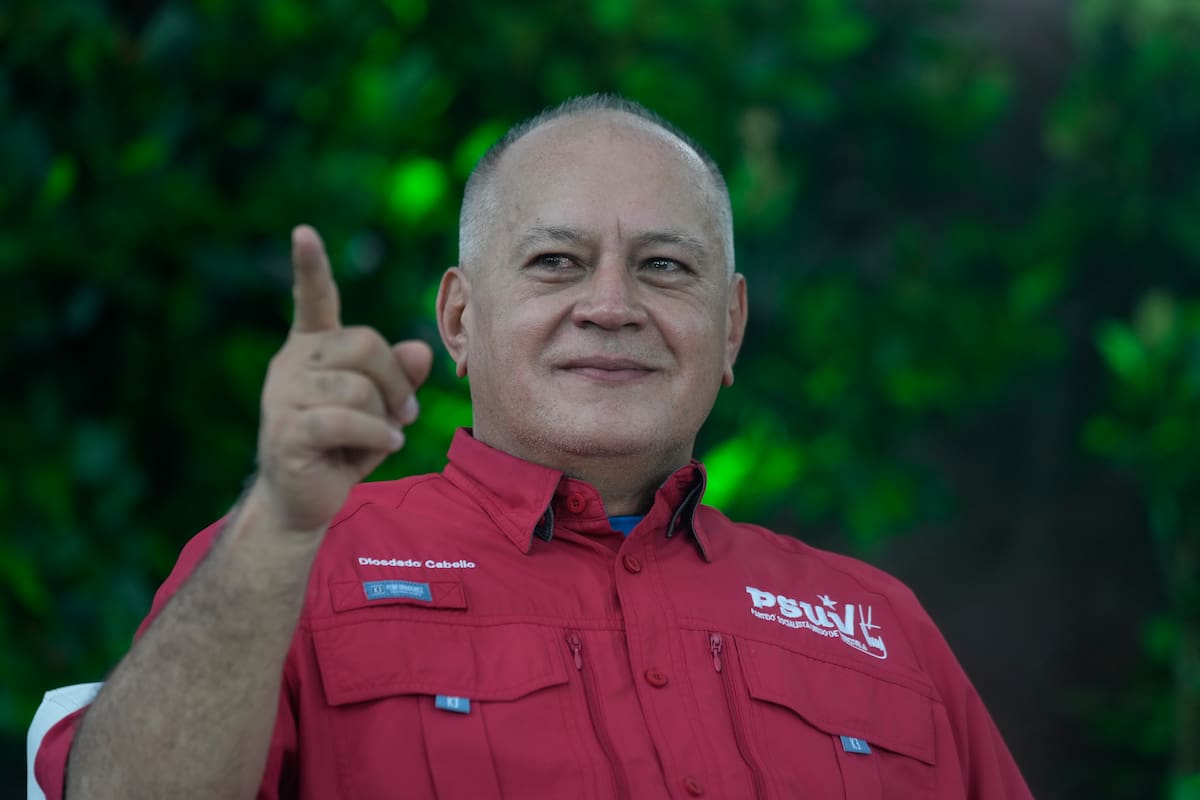 El ministro del Interior de Venezuela, Diosdado Cabello, hace un gesto durante un acto por el 16º aniversario de la Juventud Socialista Unida de Venezuela en Caracas, Venezuela, el jueves 12 de septiembre de 2024