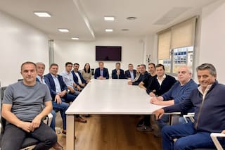 Santilli asistió a una reunión de Pro para aplacar tensiones con LLA en la provincia