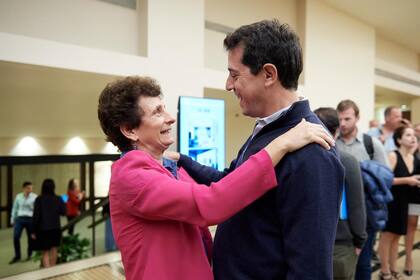El ministro del Interior, Eduardo de Pedro, con la embajadora de Israel en Buenos Aires, Galit Ronen