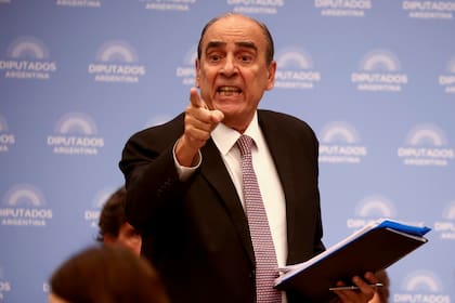 El ministro del Interior, Guillermo Francos, en la Cámara de Diputados