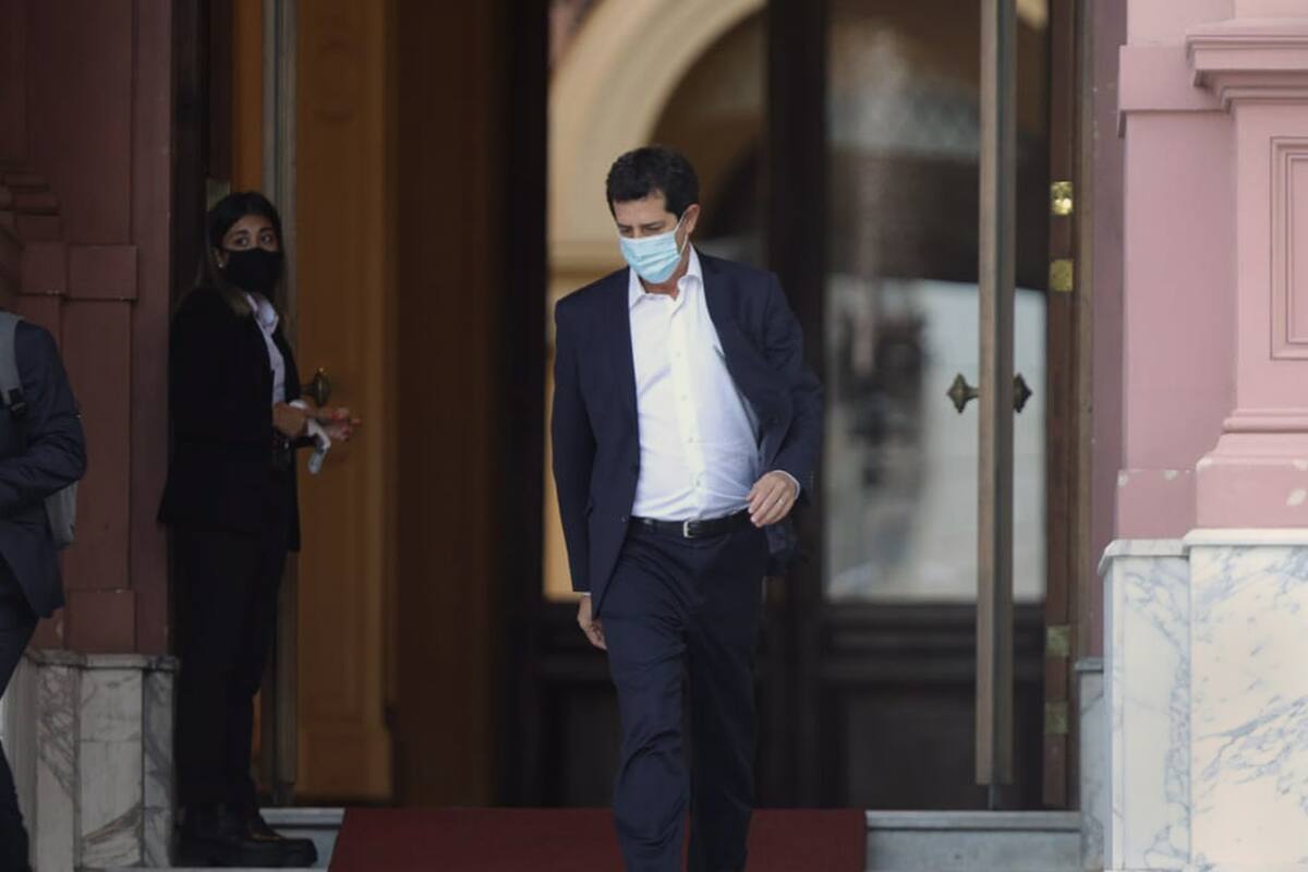 El ministro Eduardo "Wado" de Pedro, al salir de la Casa Rosada