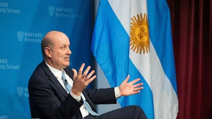El ministro Federico Sturzenegger festejó el avance de la Argentina en el índice elaborado por la Heritage Foundation