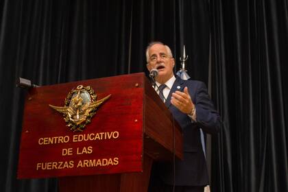El ministro Jorge Taiana anunció que, a lo largo del año, se incrementarán en un 58% las tropas en las Fuerzas Armadas