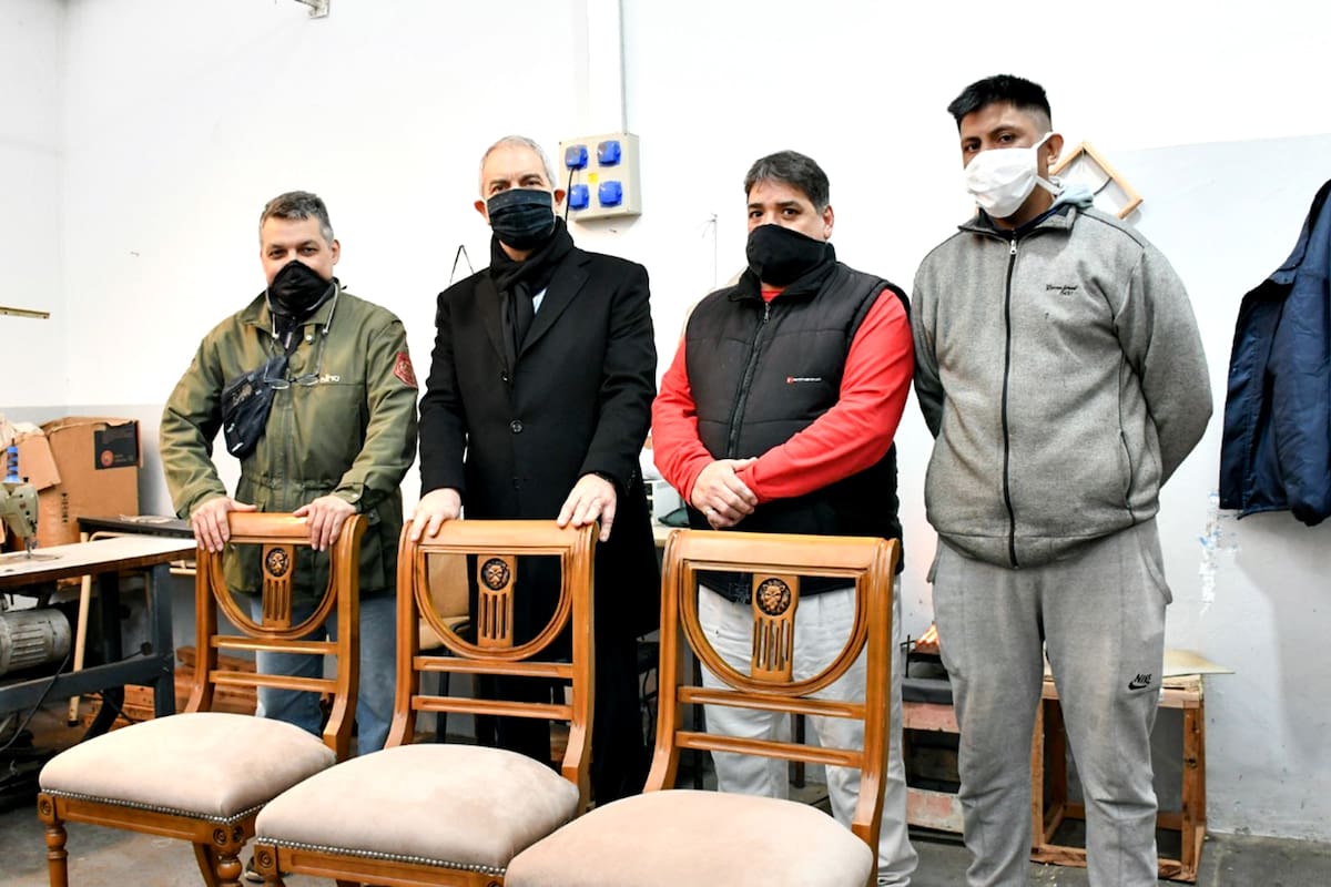 El ministro Julia Alak recorrió los talleres laborales y el Centro Universitario del complejo penitenciario Lisandro Olmos