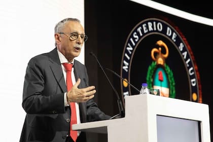 El ministro Lugones, en el Congreso de Cardiología