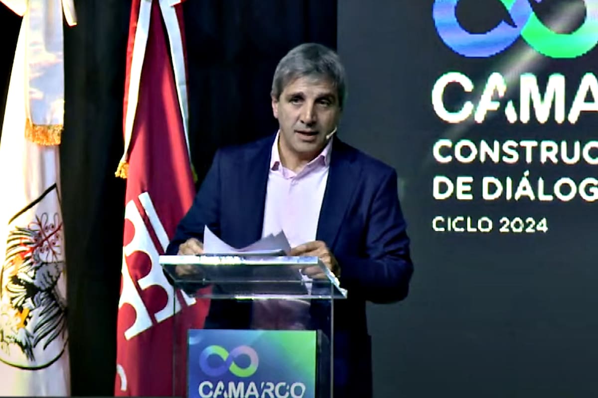 El ministro Luis Caputo
