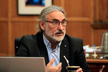 El ministro Luis Basterra