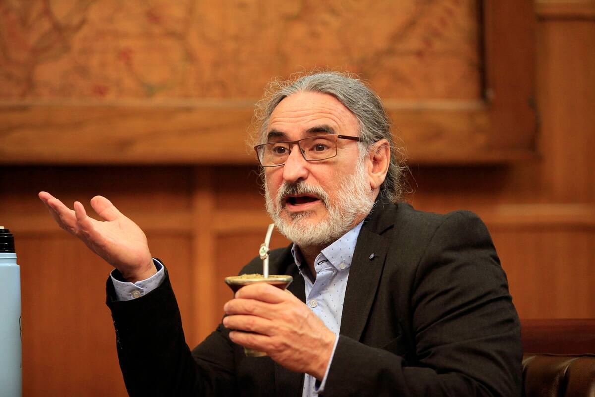 El ministro Luis Basterra