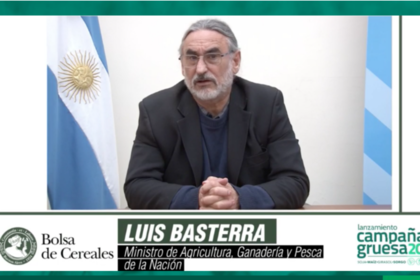 El ministro Luis Basterra en un evento de la Bolsa de Cereales esta mañana
