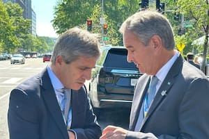 El ministro Luis Caputo y el secretario de Finanzas, Pablo Quirno, padres de la LeFi.