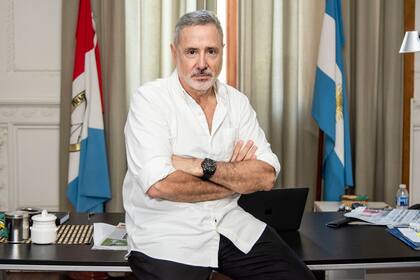 El ministro Marcelo Saín en su despacho de Rosario