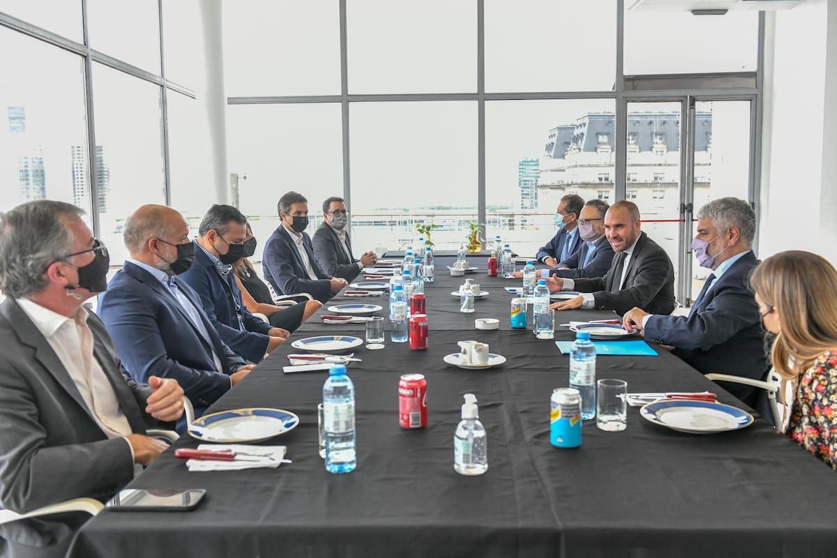 El ministro Martín Guzmán en una reunión hoy con empresarios