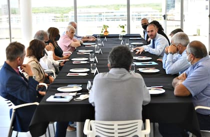 El ministro Martín Guzmán reunido con empresarios y CGT