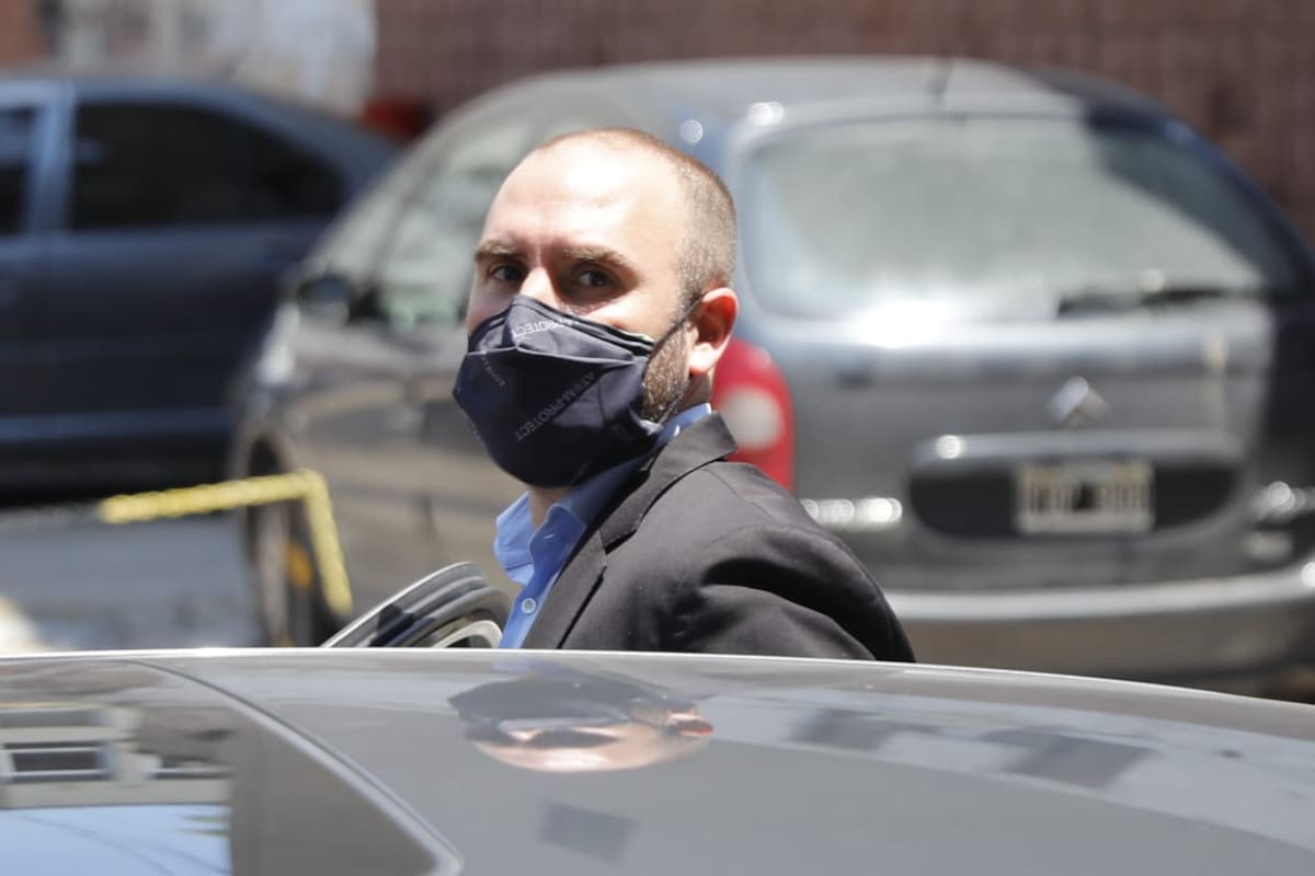 El ministro Martin Guzmán se retira del Congreso de la Nación