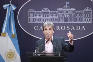 El ministro Nicolás Caputo ayer les adelantó la medida a los supermercados