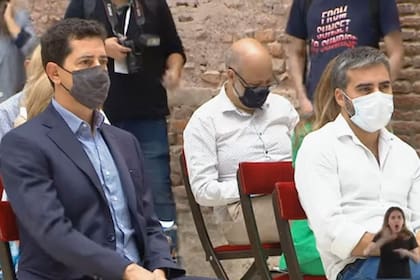 El ministro Wado De Pedro y Martín Rodriguez, número dos de PAMI, durante el acto en la Casa Rosada