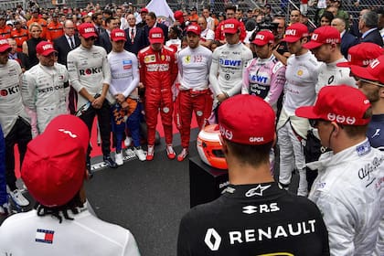 El minuto de silencio de los pilotos antes de la largada del GP de Mónaco