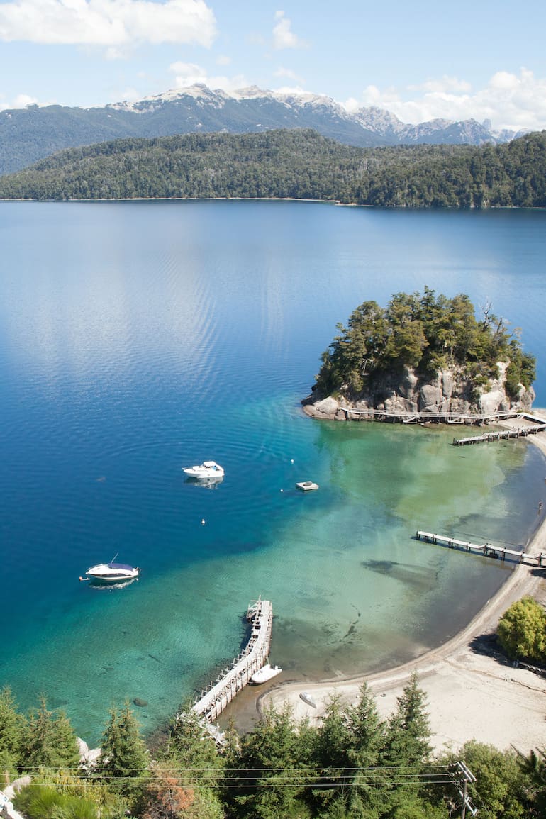 El mirador del refugio, en el PN Nahuel Huapi, parte del recorrido de los Siete Lagos.
