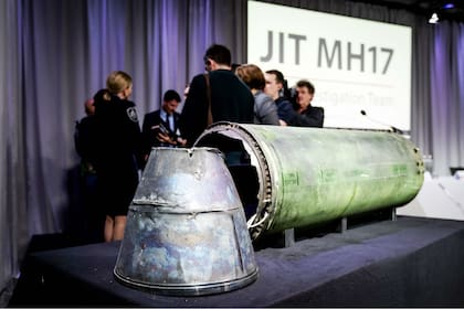 El misil que derribo el avión fue exhibido hoy por los investigadores en Holanda