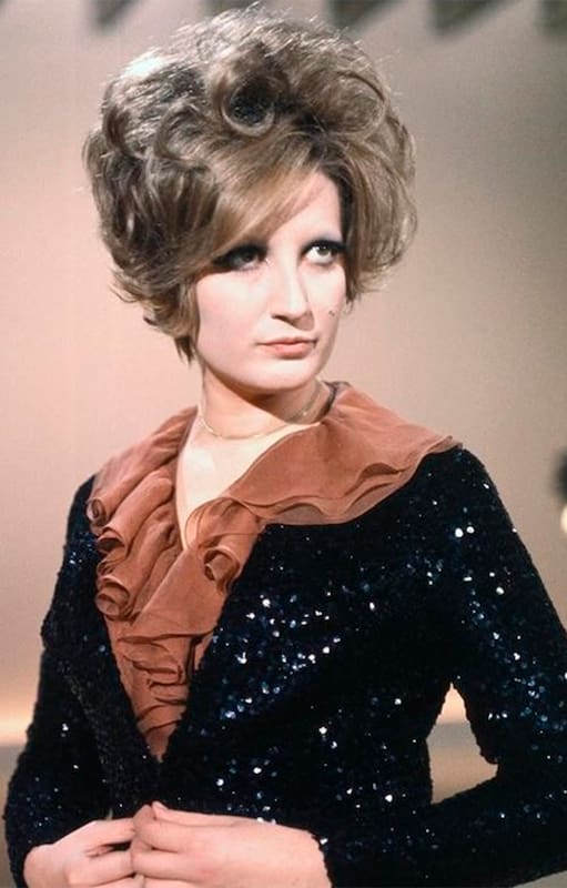 Mina en los años 70, antes de su clamoroso retiro de los escenarios