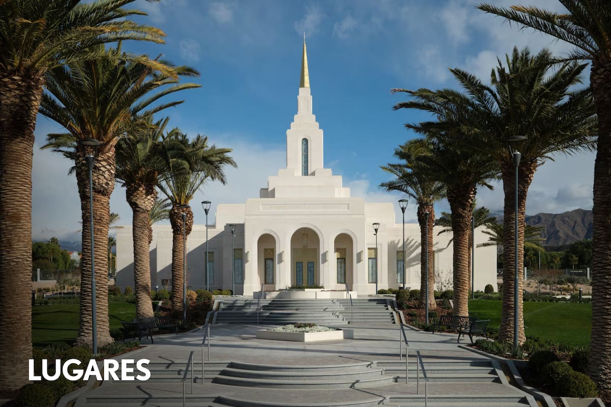 El misterioso templo con la precordillera de fondo