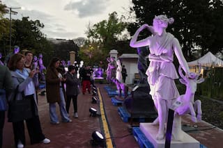 Más de 7000 visitantes recorrieron el “hospital de las estatuas” porteño, que celebró 70 años en una noche especial