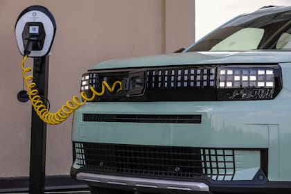 El modelo contará con una versión híbrida y una eléctrica