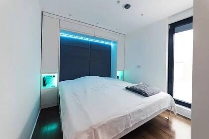 El modelo Coodo de una sola estructura generalmente cuenta con una cocina, sala de estar y baño. La sala de estar incluye un sector para dormir, así como el espacio principal de la casa.