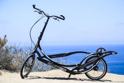 El modelo de bicicleta elíptico que utiliza el embajador se vende en los Estados Unidos a US$ 3999 más impuestos.