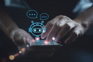 El modelo de inteligencia artificial ChatGPT lleva más de un millón de usuarios en apenas cinco días tras su lanzamiento. El sistema responde a cualquier pregunta no solo en inglés, también en un español correcto.