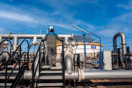 El modelo de inversión en Vaca Muerta requiere capital constante, y expertos advierten que su nacionalización sería inviable a largo plazo