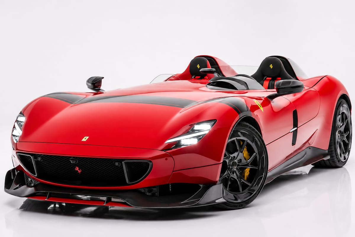 El modelo equipa un motor V12